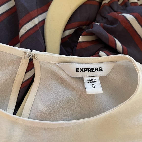 Express Ruffle Sleeveless Top - Picture 5 of 5